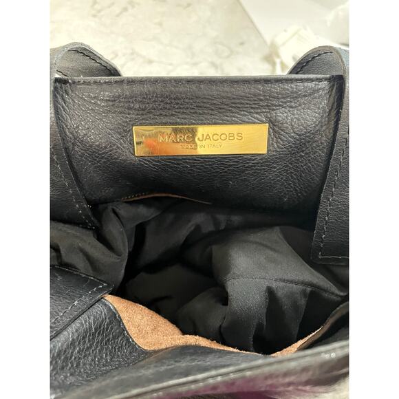 Marc Jacob’s Shoulder Bag Black Leather Gold Buckle 015RE06 - Picture 8 of 16